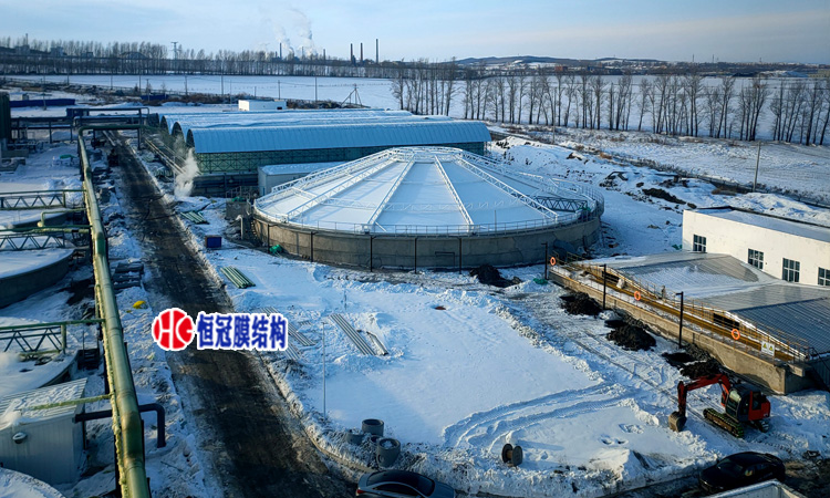 污水池随动式反吊膜结构.jpg