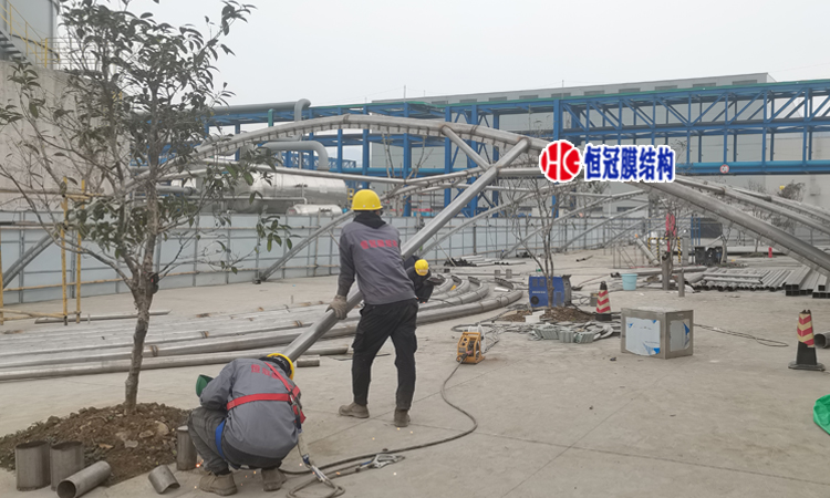 如何选择适合的污水池加盖反吊膜方案